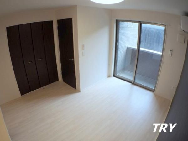 �y�����E���r���O�z�@