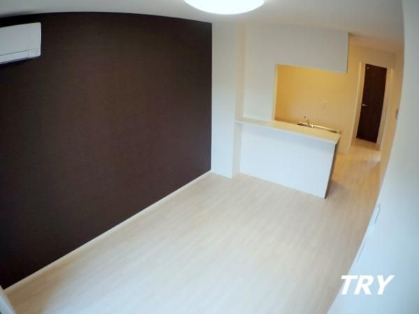 �y�����E���r���O�z�@