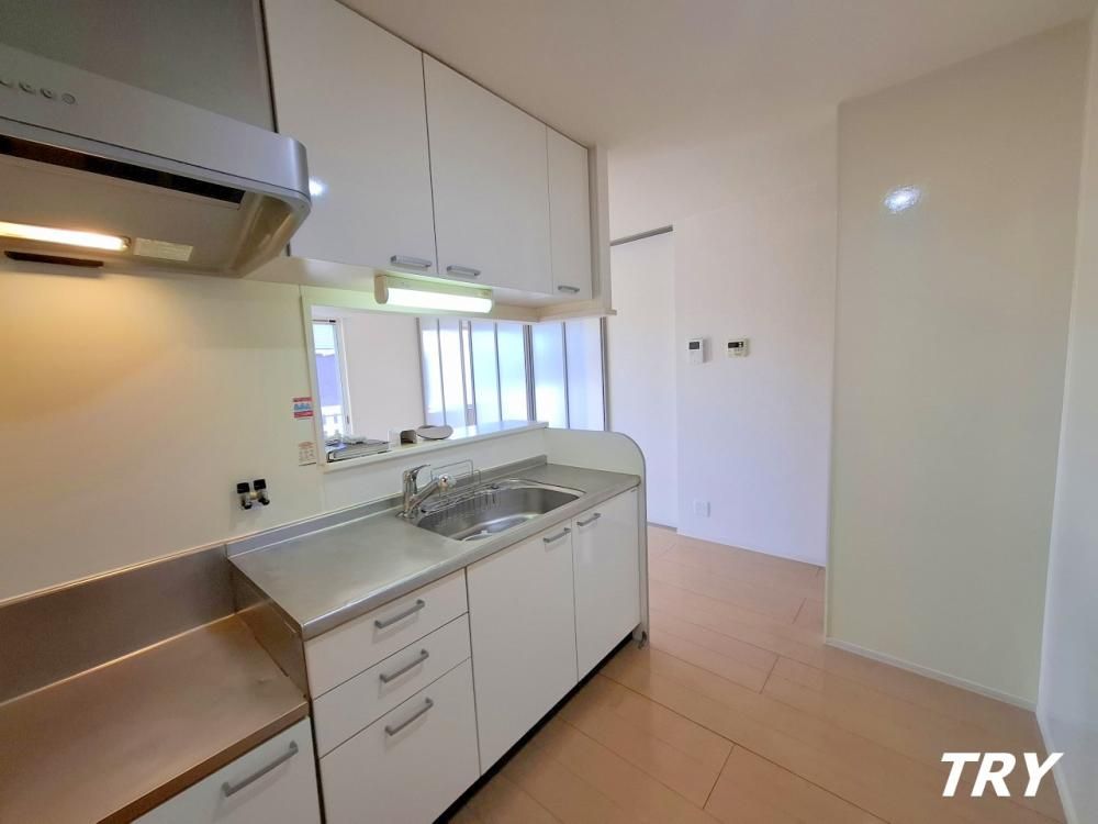 �y�L�b�`���z�@