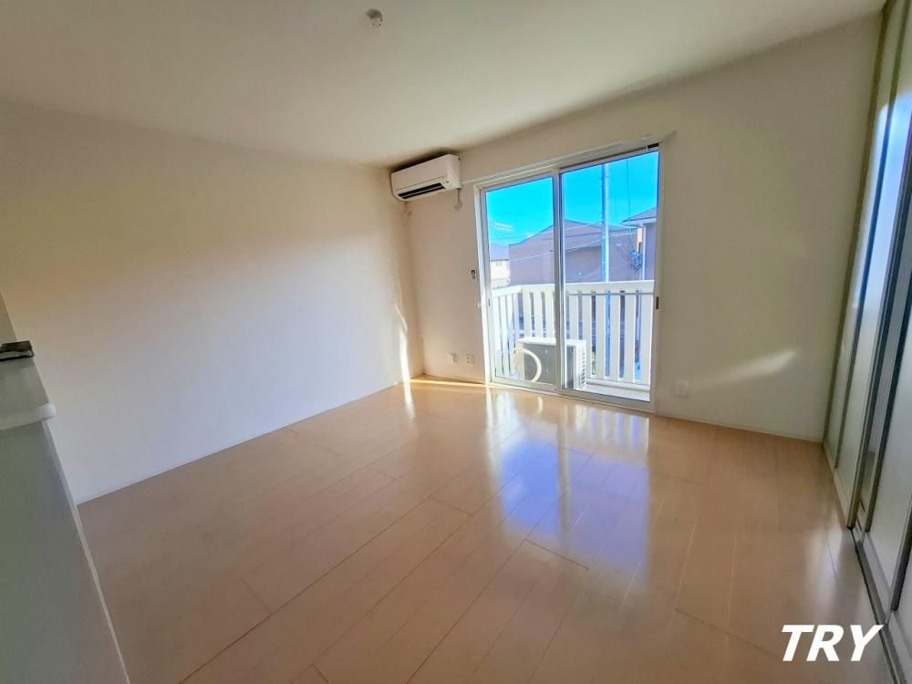 �y�����E���r���O�z�@