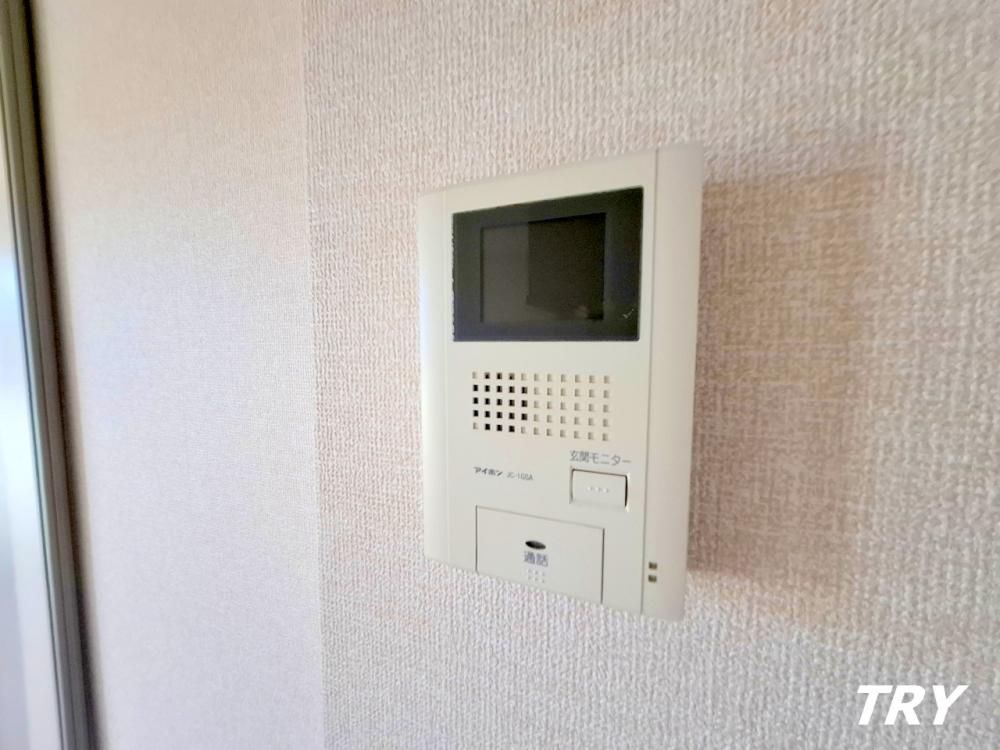 �y�Z�L�����e�B�z�@