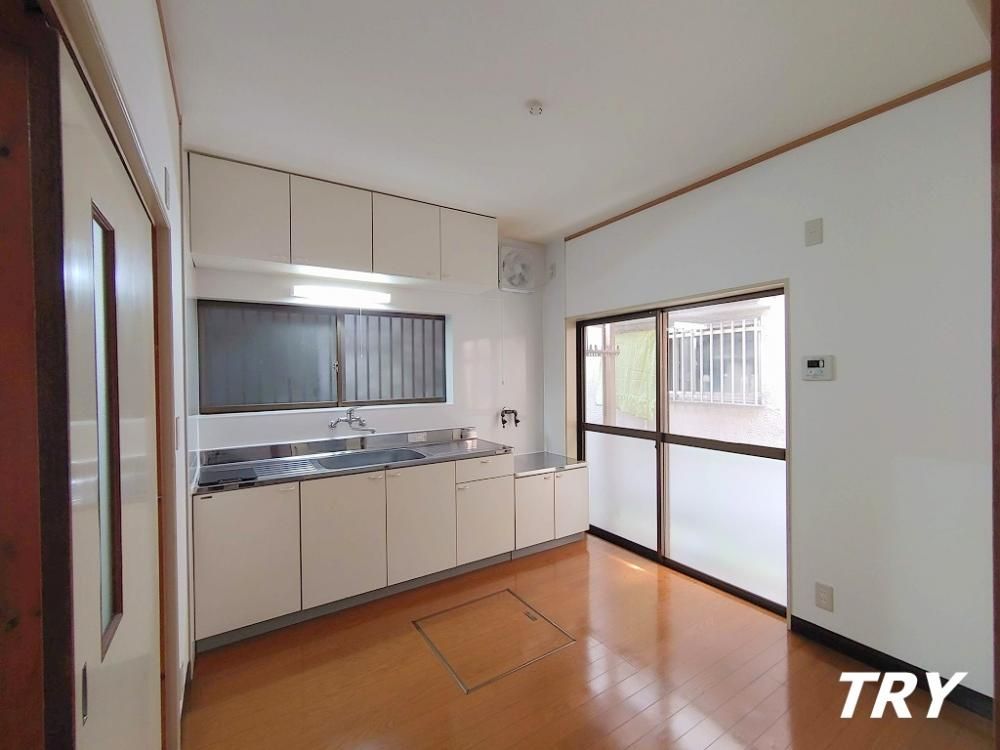 �y�L�b�`���z�@