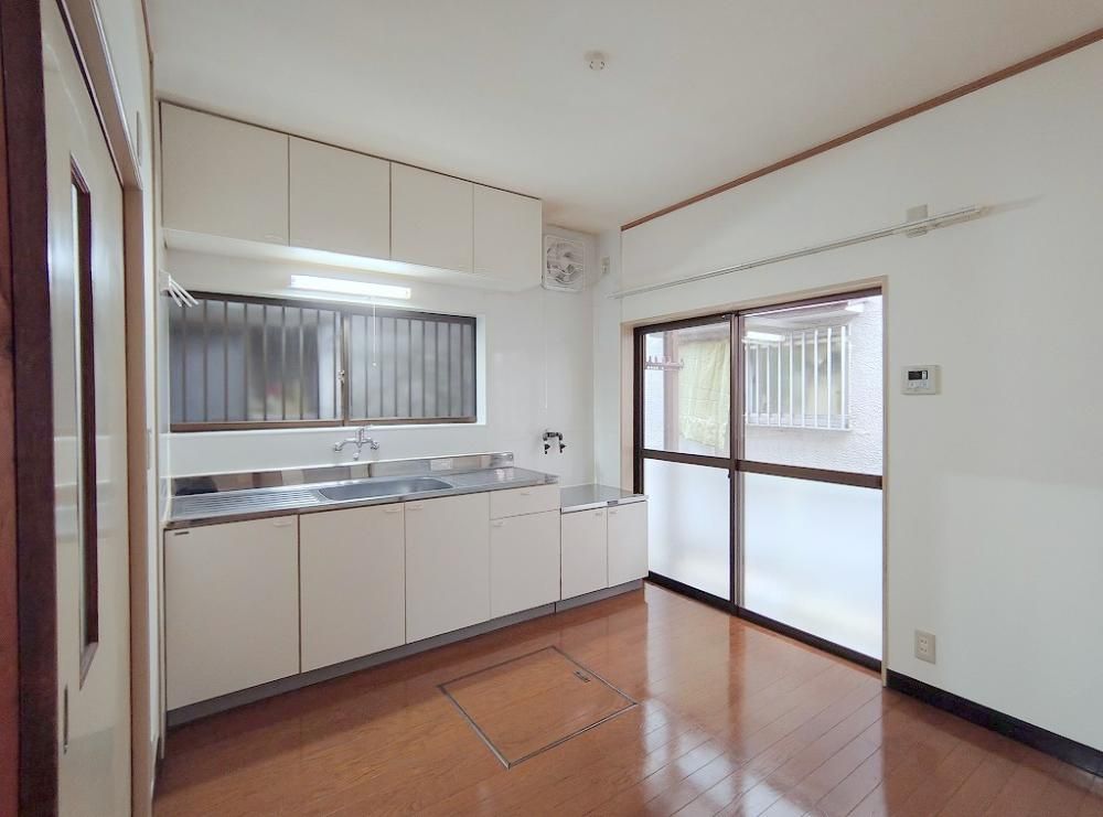 �y�L�b�`���z�@