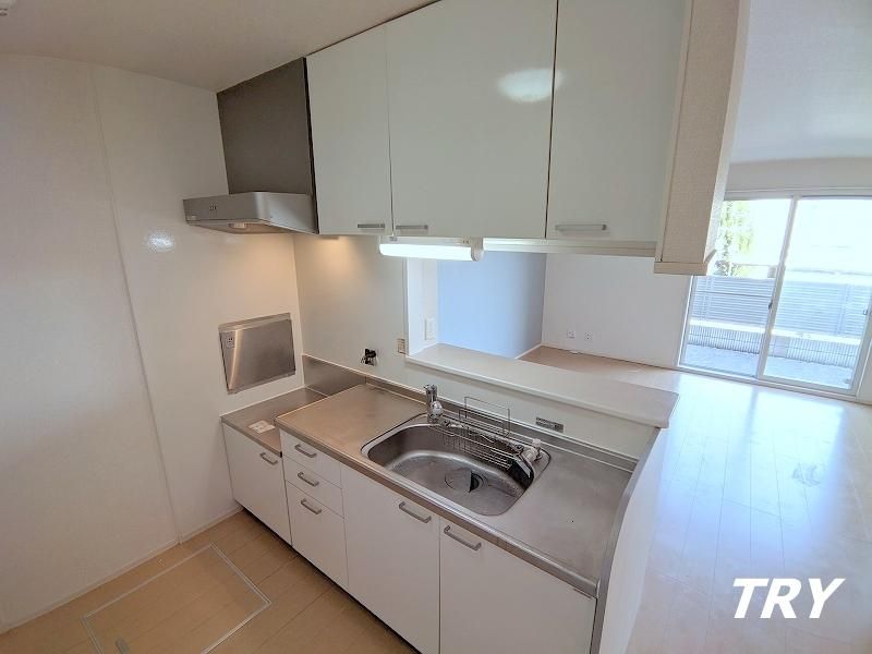 �y�L�b�`���z�@