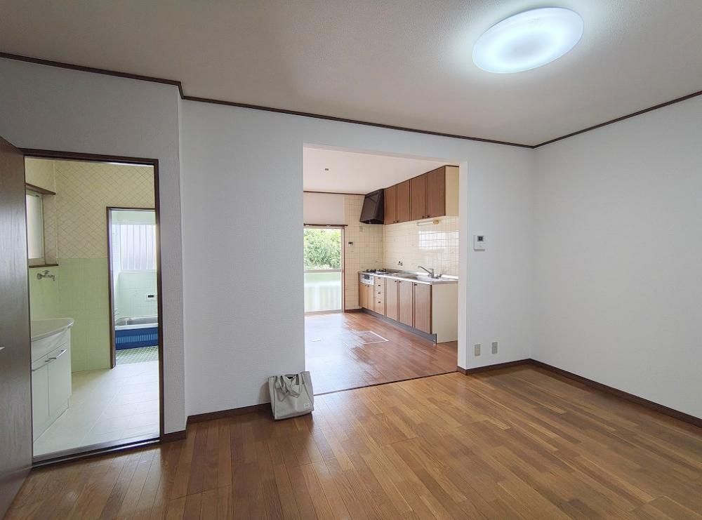 �y�����E���r���O�z�@���r���O