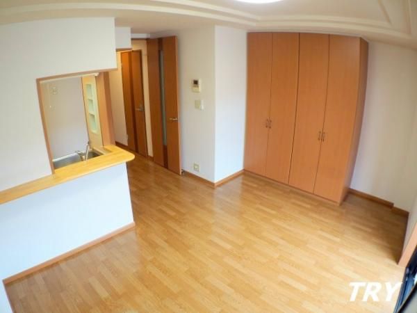 �y�����E���r���O�z�@