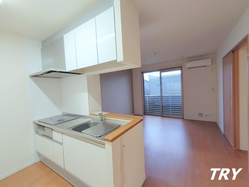 �y�����E���r���O�z�@