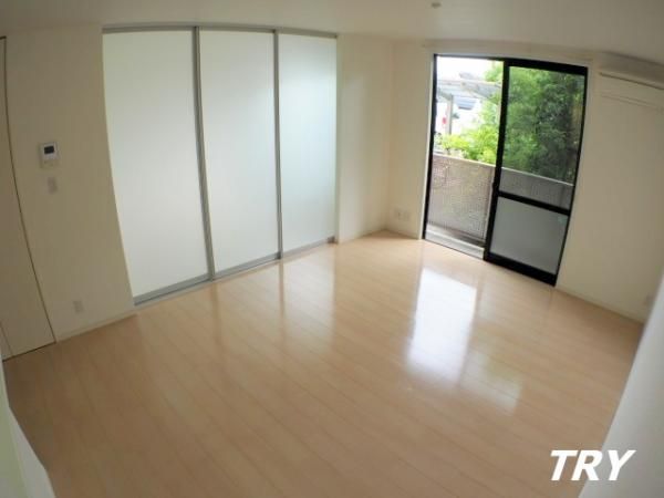 �y�����E���r���O�z�@