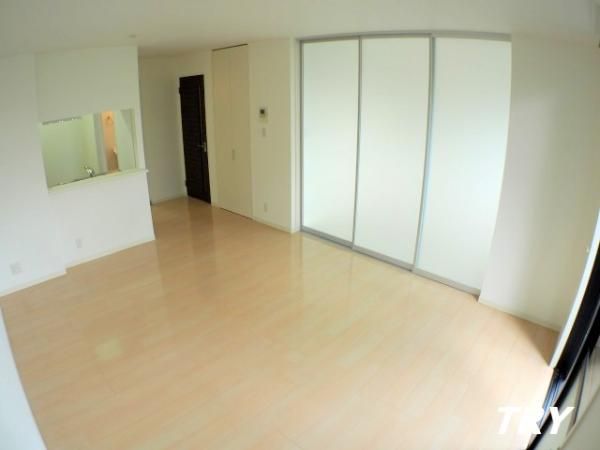 �y�����E���r���O�z�@