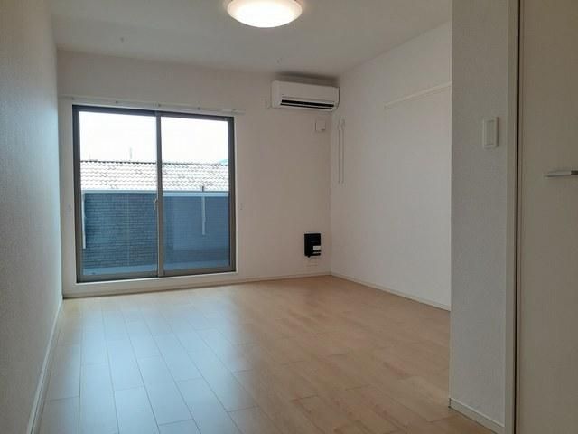 �y���ԁE���r���O�z�@