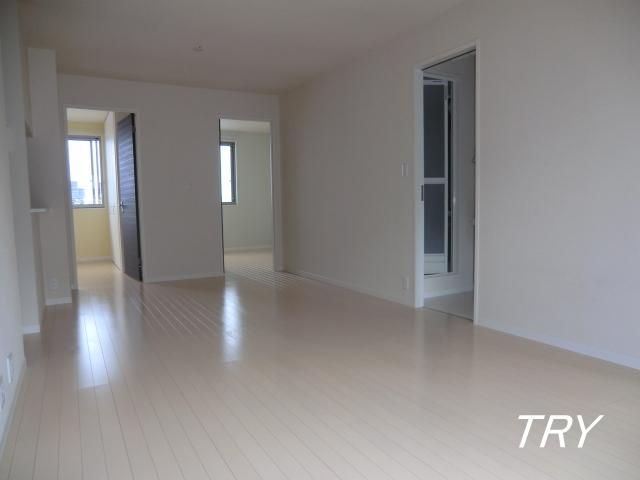 �y�����E���r���O�z�@