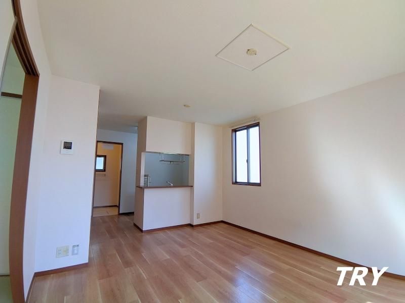 �y�����E���r���O�z�@