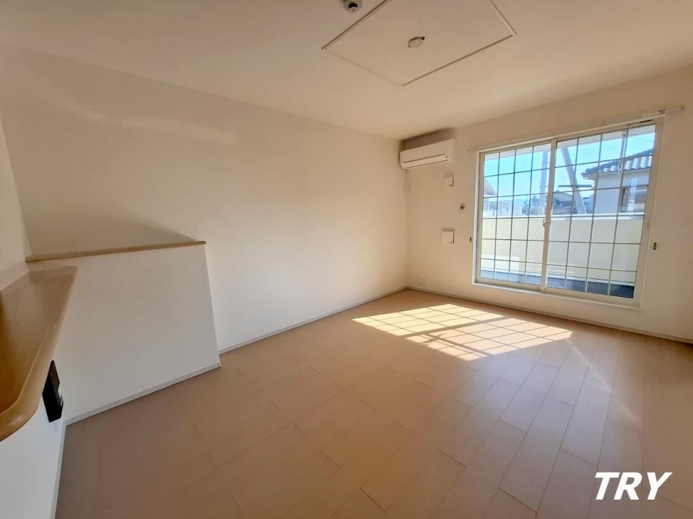 �y�����E���r���O�z�@