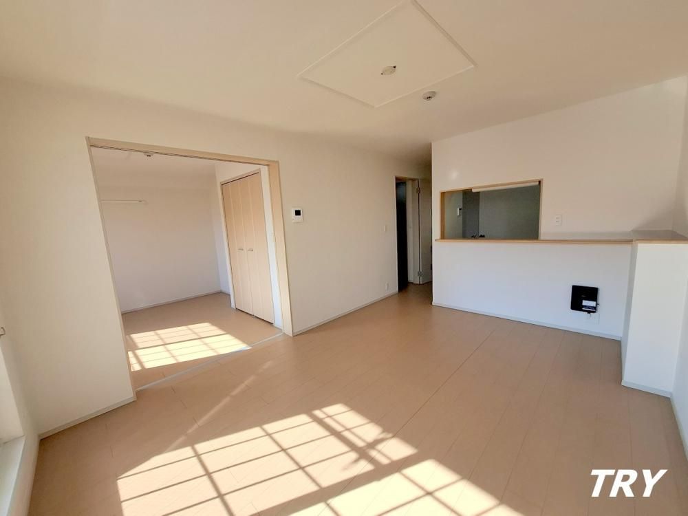 �y�����E���r���O�z�@