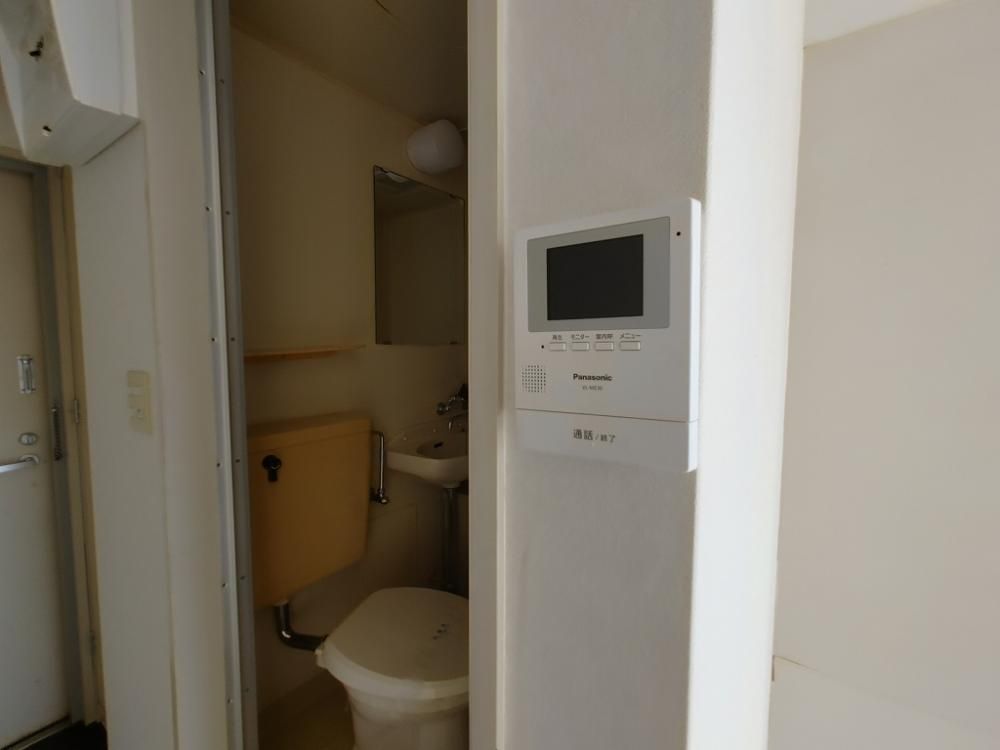 �y�Z�L�����e�B�z�@