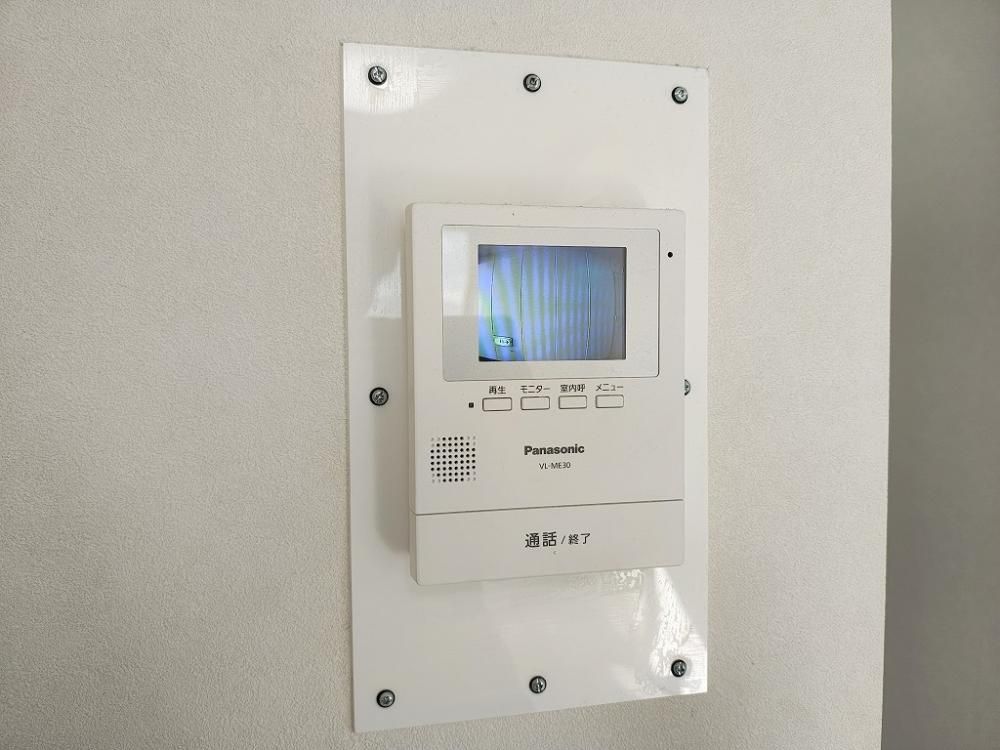 �y�Z�L�����e�B�z�@