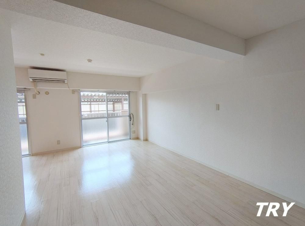 �y�����E���r���O�z�@