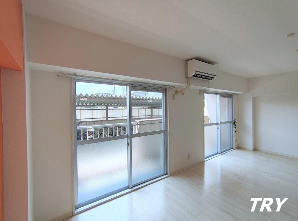 �y�����E���r���O�z�@