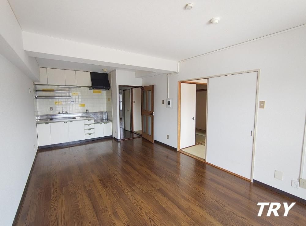 �y�����E���r���O�z�@