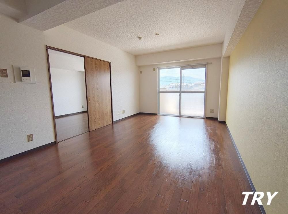 �y���ԁE���r���O�z�@