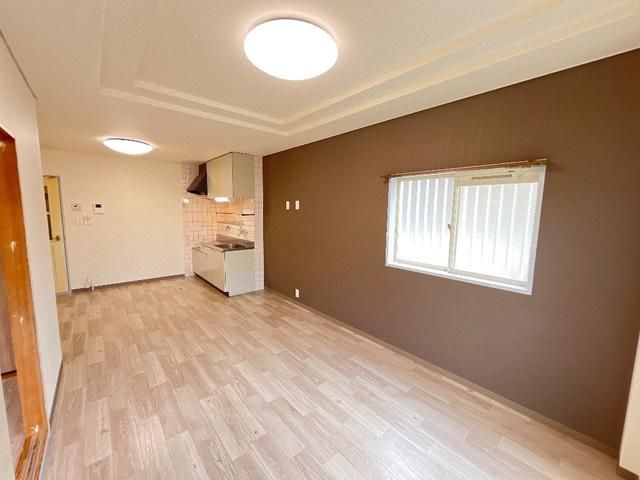 �y�����E���r���O�z�@