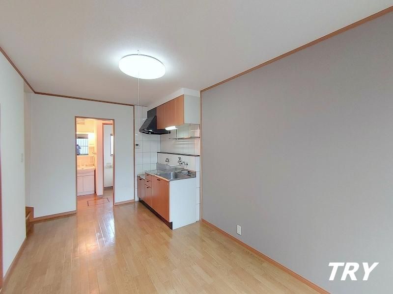 �y�����E���r���O�z�@