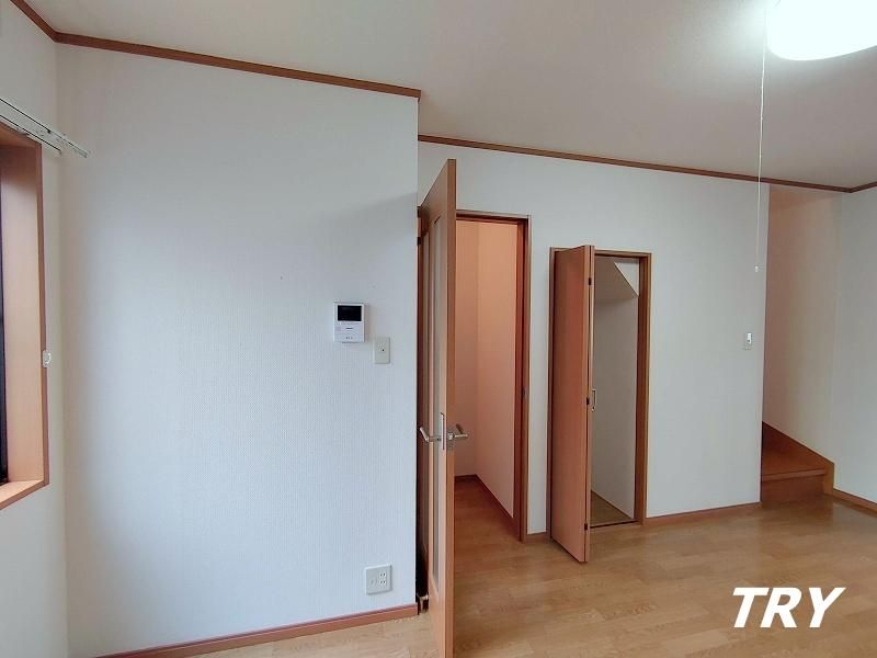 �y�����E���r���O�z�@