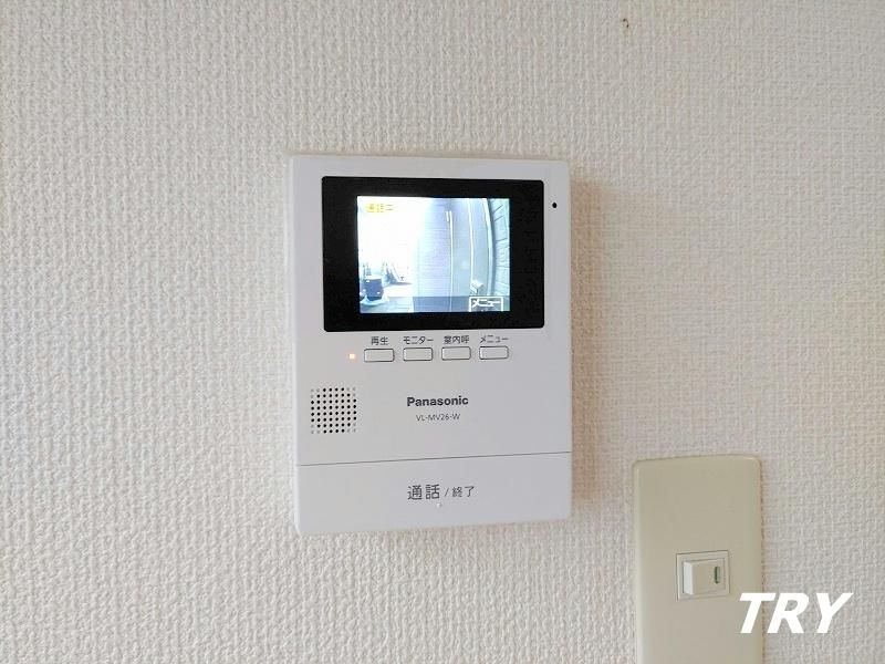 �y�Z�L�����e�B�z�@