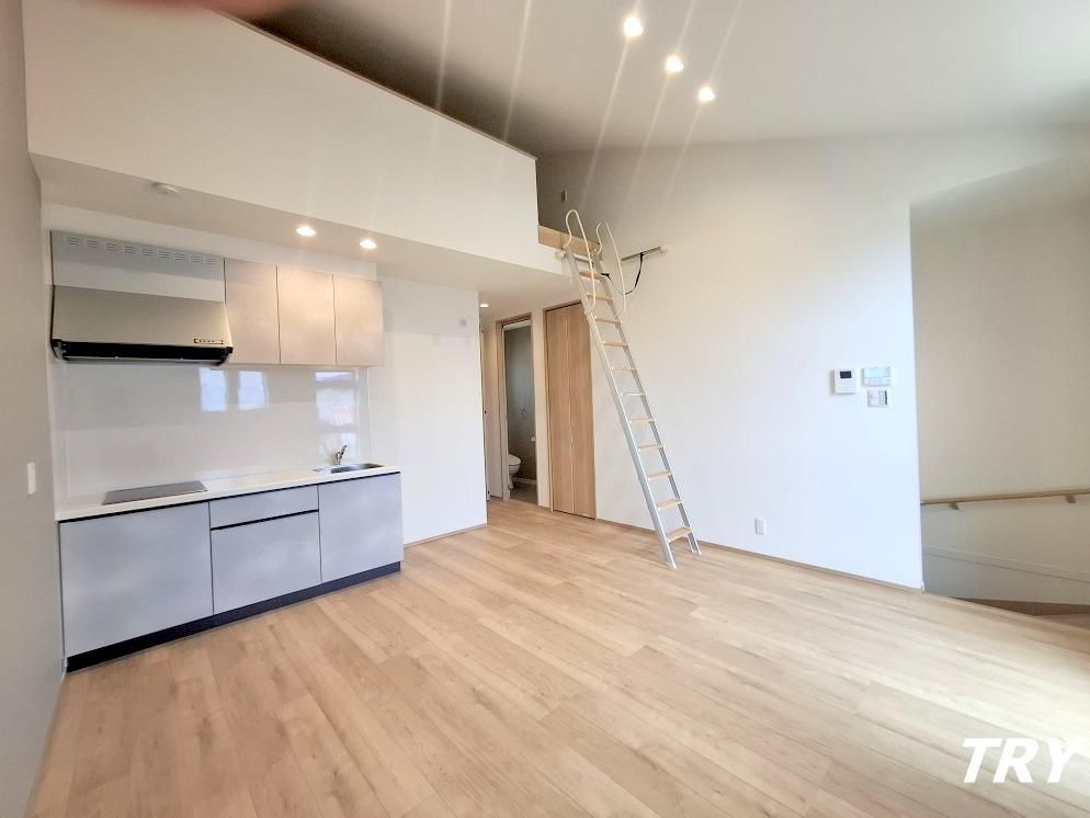 �y���ԁE���r���O�z�@