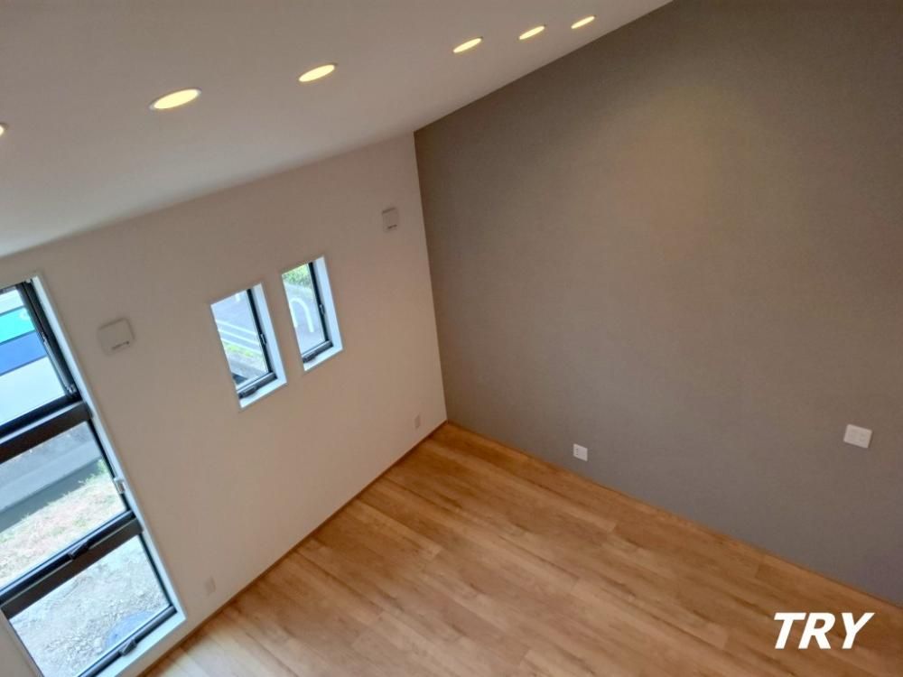 �y�����E���r���O�z�@