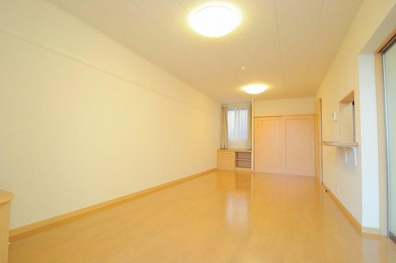 �y�����E���r���O�z�@