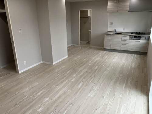 �y�����E���r���O�z�@