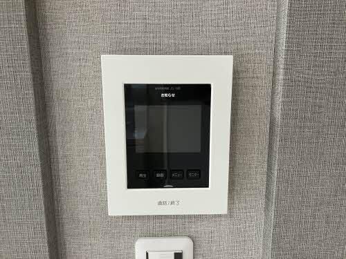 �y�Z�L�����e�B�z�@