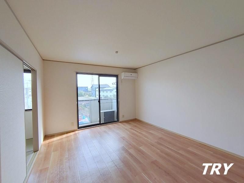 �y�����E���r���O�z�@