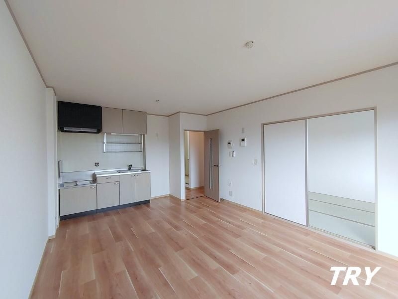 �y�����E���r���O�z�@