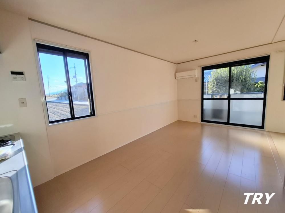 �y�����E���r���O�z�@