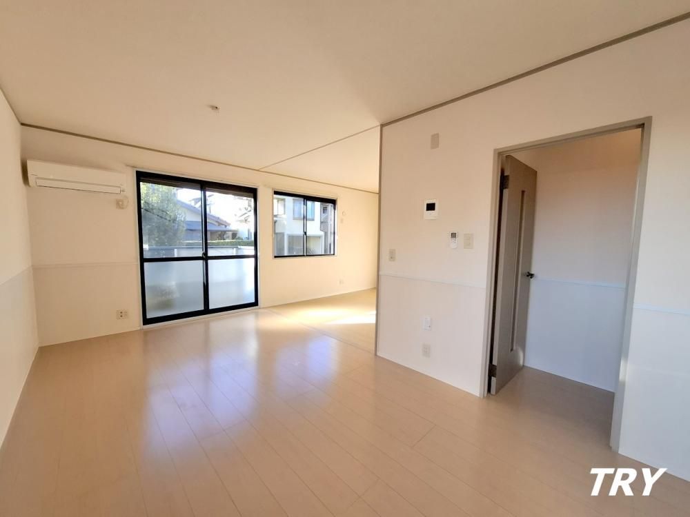 �y�����E���r���O�z�@