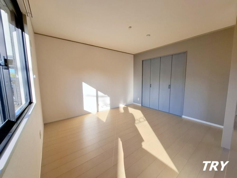 �y�����E���r���O�z�@