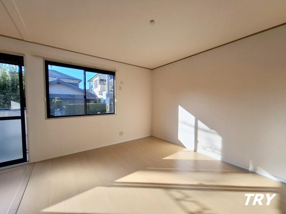 �y�����E���r���O�z�@