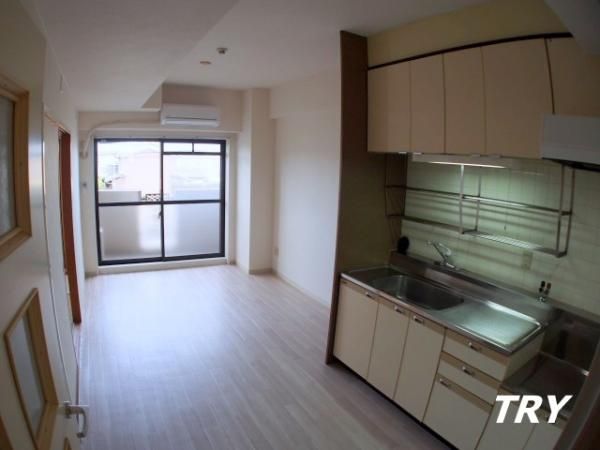 �y�����E���r���O�z�@�_�C�j���O