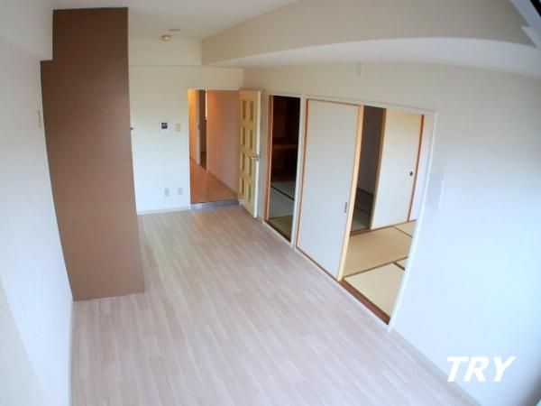 �y�����E���r���O�z�@�_�C�j���O