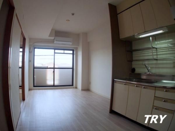 �y�����E���r���O�z�@�_�C�j���O