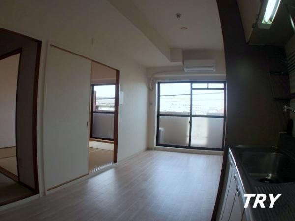 �y�����E���r���O�z�@�_�C�j���O