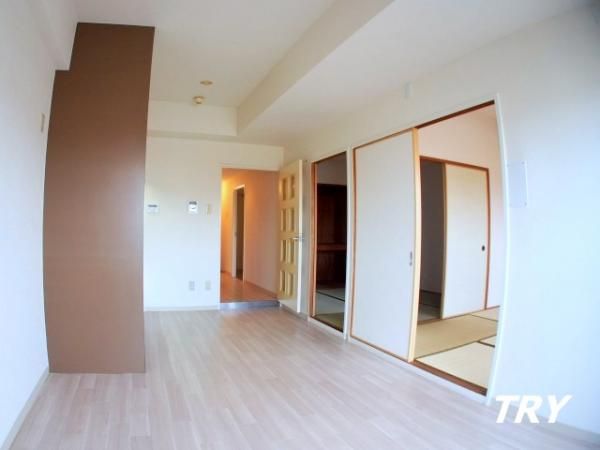 �y�����E���r���O�z�@�_�C�j���O