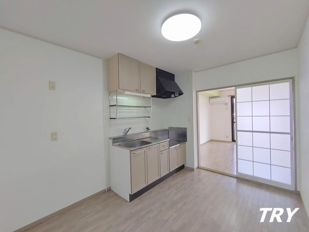 �y�L�b�`���z�@