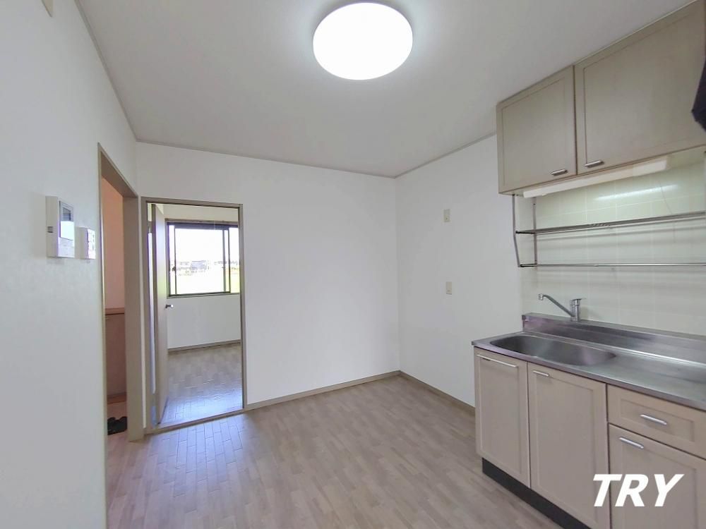 �y�L�b�`���z�@