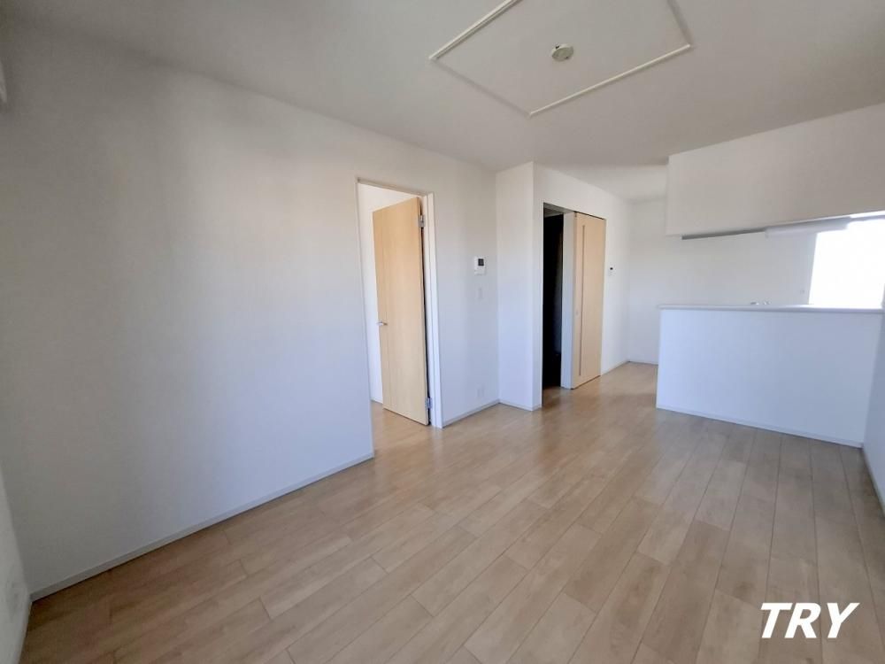 �y�����E���r���O�z�@