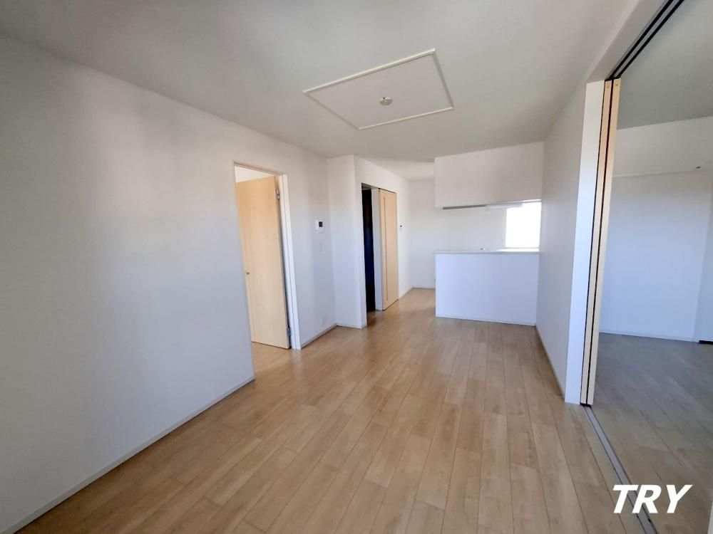 �y�����E���r���O�z�@