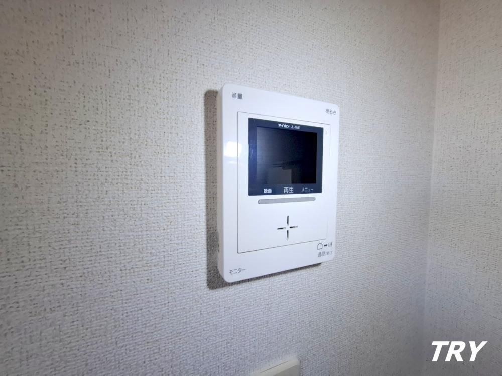 �y�Z�L�����e�B�z�@