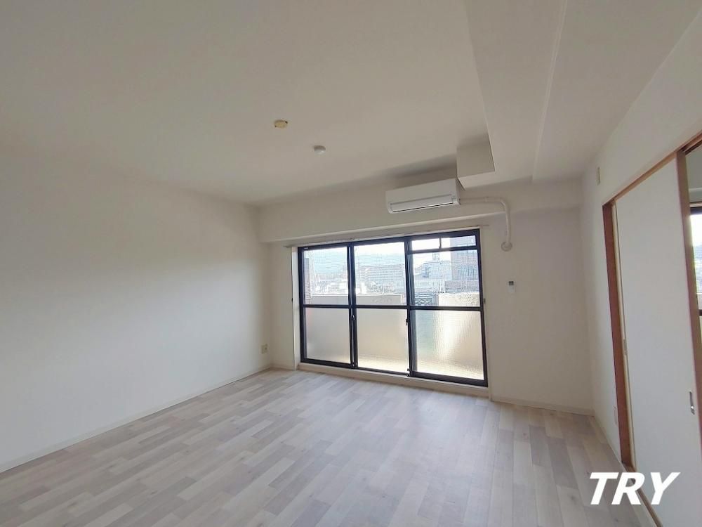 �y�����E���r���O�z�@